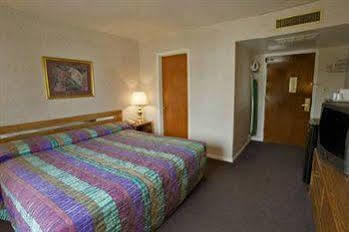 Rodeway Inn Glen Ellyn Exterior foto